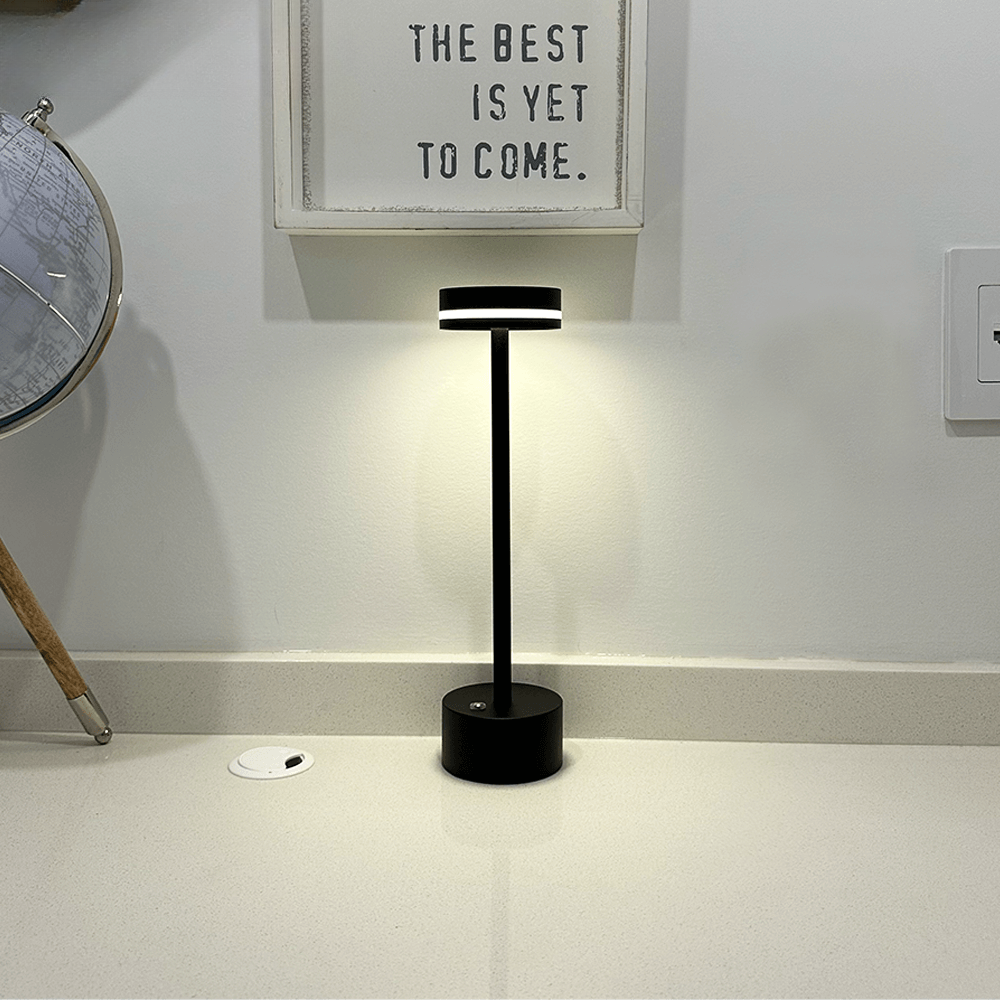 LuxeLight - Bezprzewodowa Lampa Stołowa