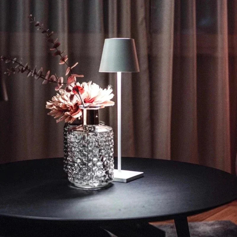 Bezprzewodowa Lampa Stołowa z Dimmowalnym Oświetleniem