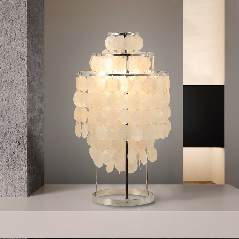 Lampa nocna Shell - Rustykalna metalowa lampa stołowa do sypialni