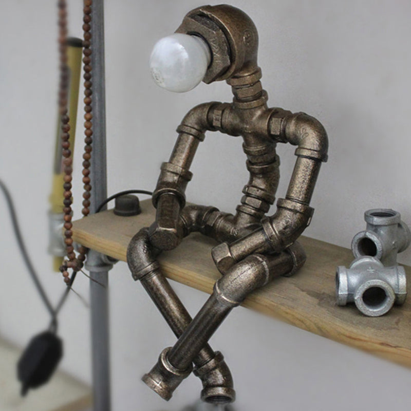 RoboShine - Przemysłowa Lampa Robot z Żelaza