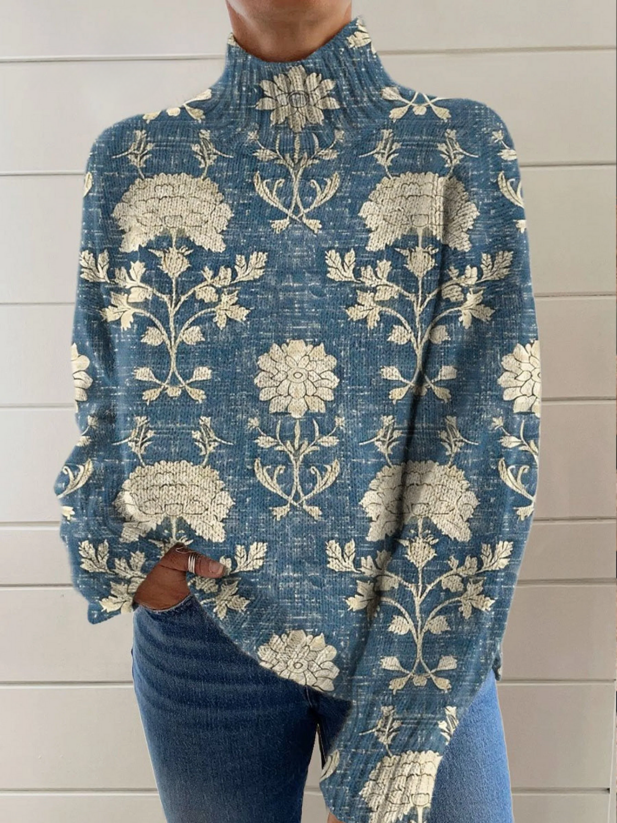 Lily | Tidlös Blommig Turtleneck