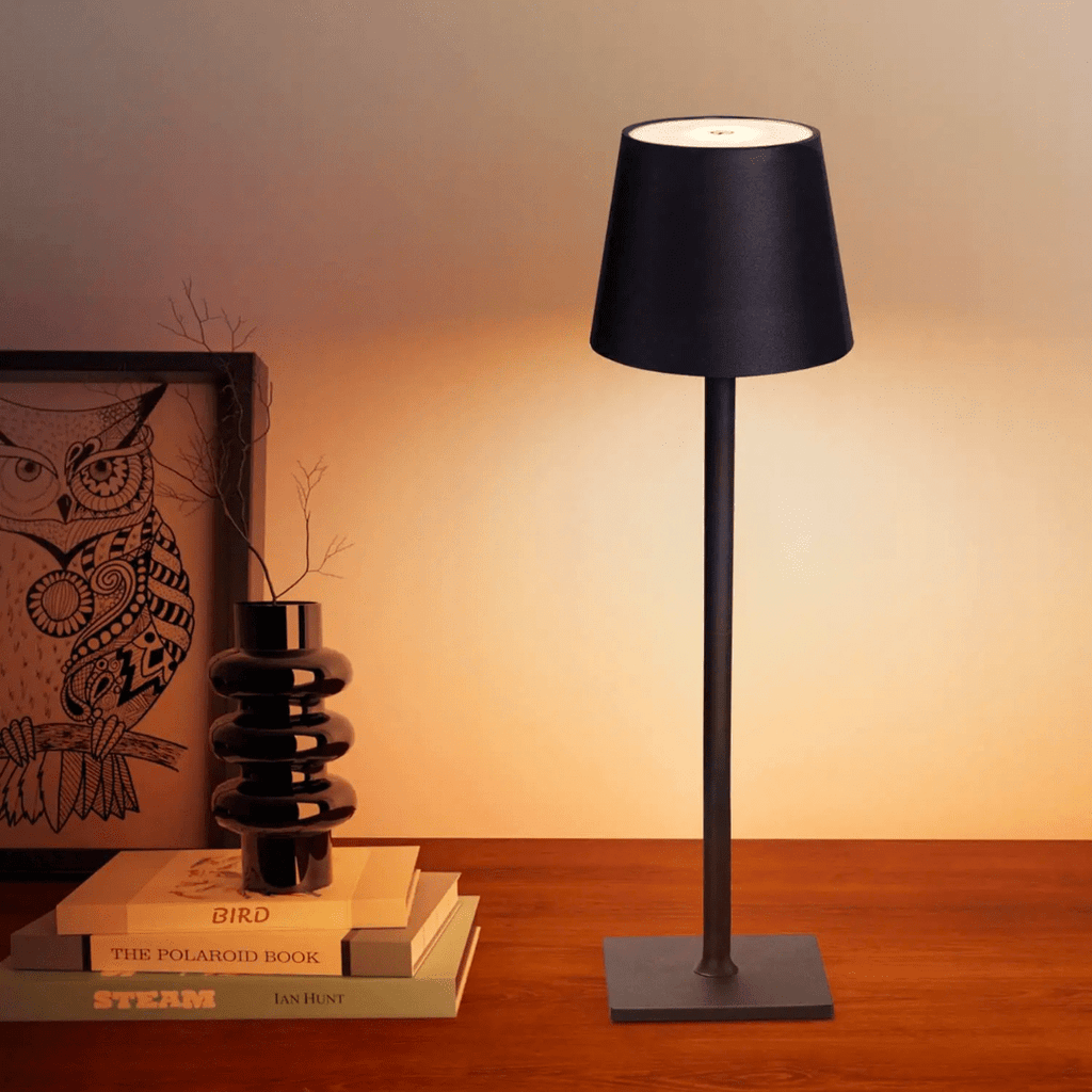 LuxoLite - Elegancka bezprzewodowa lampa stołowa