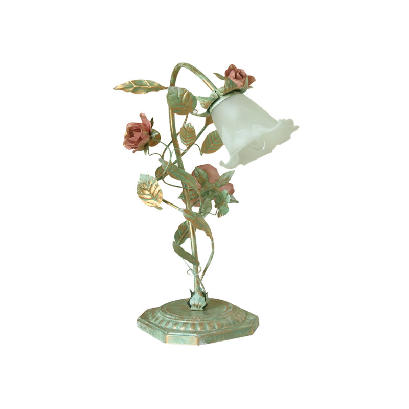 Zielona Lampa Stołowa z Kwiatem - Oświetlenie Sypialni w Stylu Shabby Chic