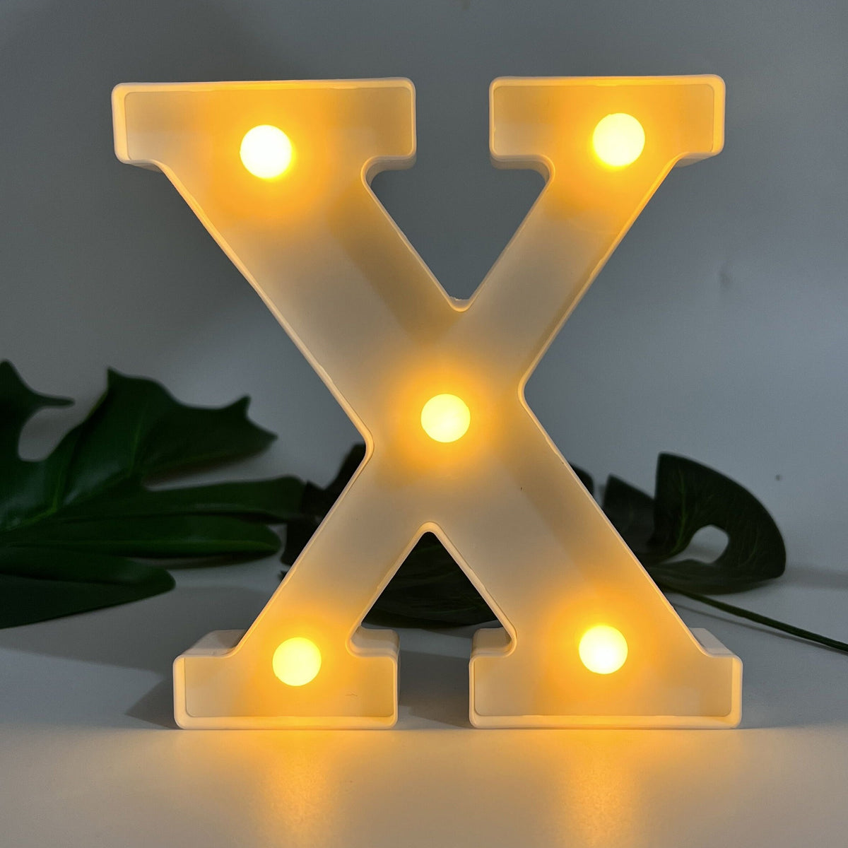 AlphaGlow - LED Dekoracyjna Lampa Literowa z Zasilaniem Bateryjnym
