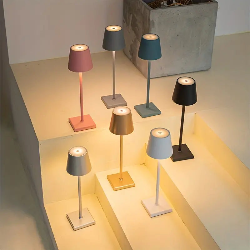 LuxoLite - Elegancka bezprzewodowa lampa stołowa