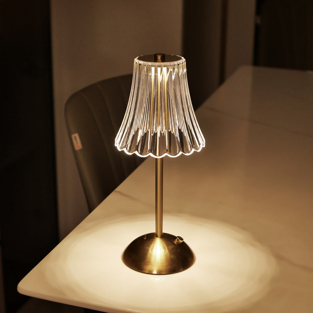 Crystaluxe - Lampa Stołowa LED z Kryształami z Dotykowym Sterowaniem, Trzy Kolory Światła