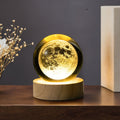 MoonCrystal - Lampa Kula Księżycowa z Drewnianą Podstawą