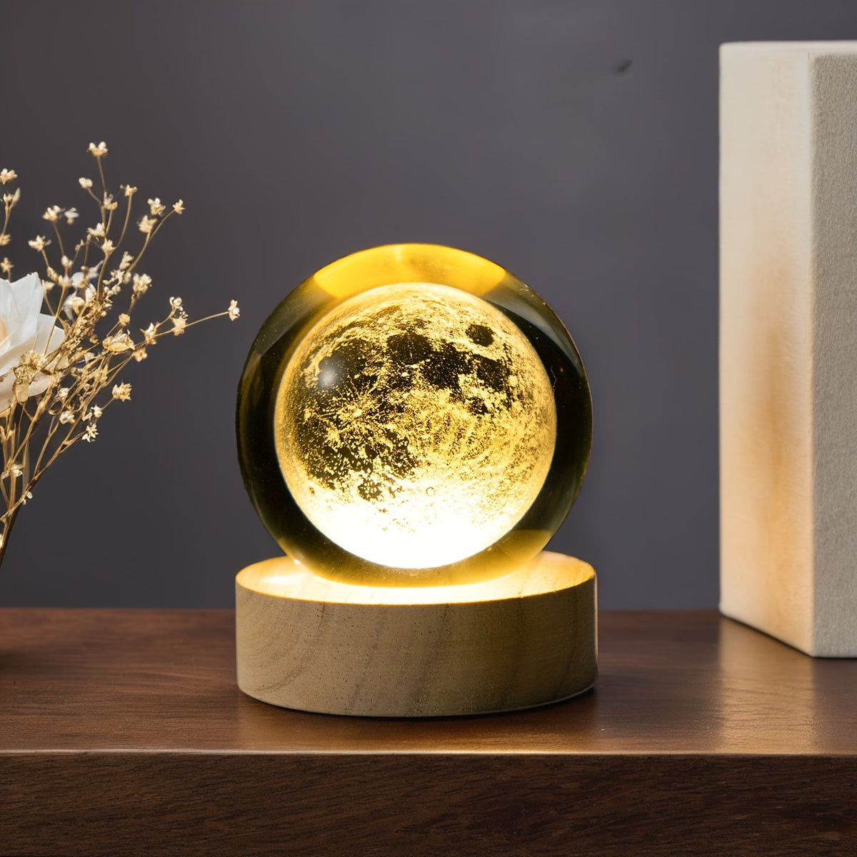 MoonCrystal - Lampa Kula Księżycowa z Drewnianą Podstawą