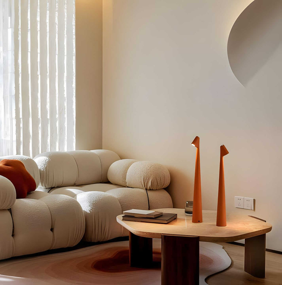 LunaSlim Elegancka Lampa Stołowa z Funkcjonalnością Bezprzewodową