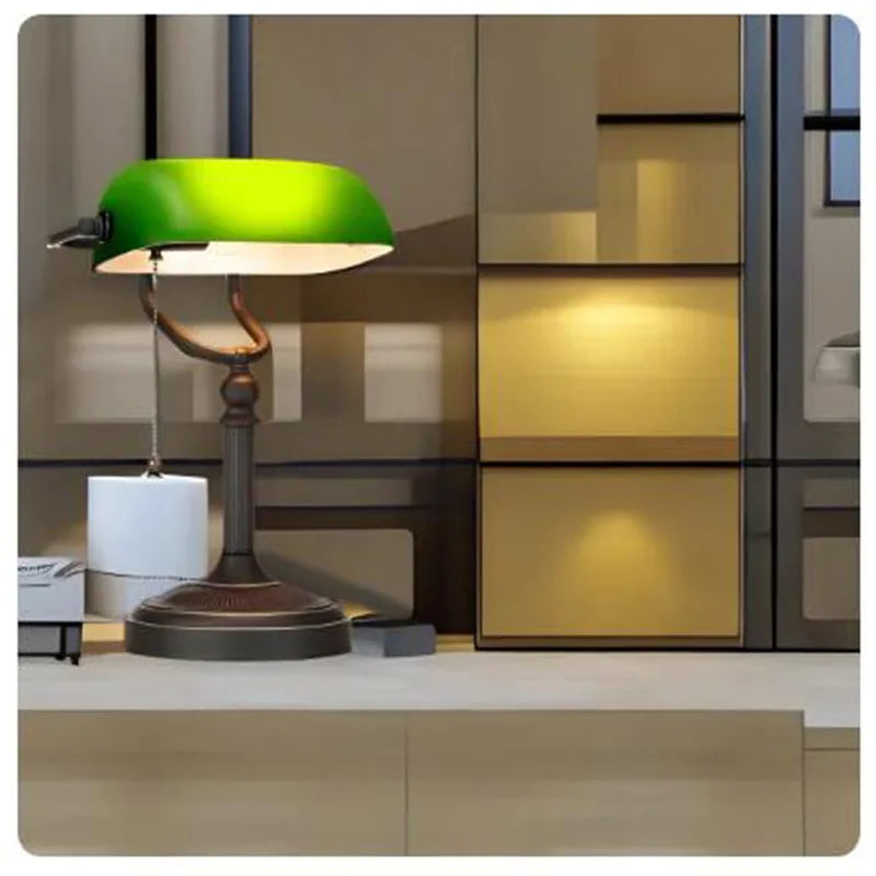 LumiBank - Klasyczna Lampa Bankierska z Zielonym Szkłem w Stylu Retro do Biura i Salonu