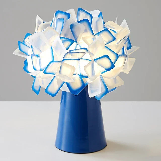 LumiBloom – Dekoracyjna Lampa Stołowa LED o Unikalnym Designie