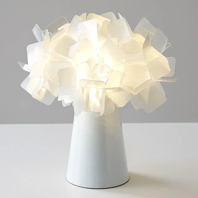LumiBloom – Dekoracyjna Lampa Stołowa LED o Unikalnym Designie