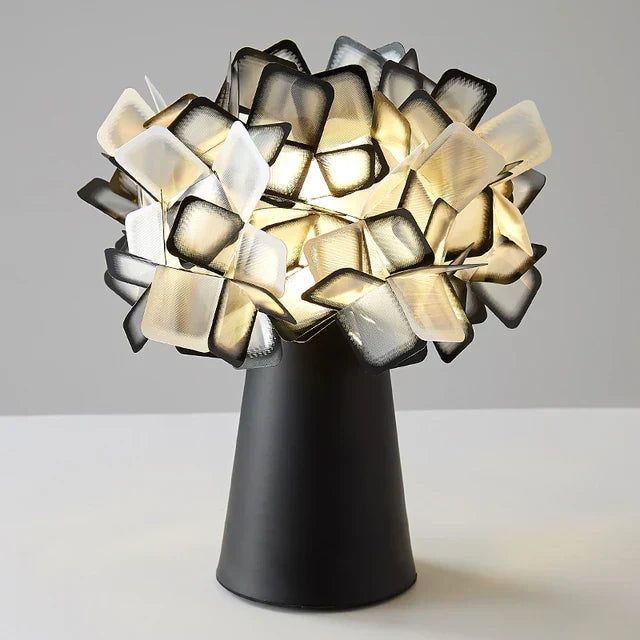 LumiBloom – Dekoracyjna Lampa Stołowa LED o Unikalnym Designie