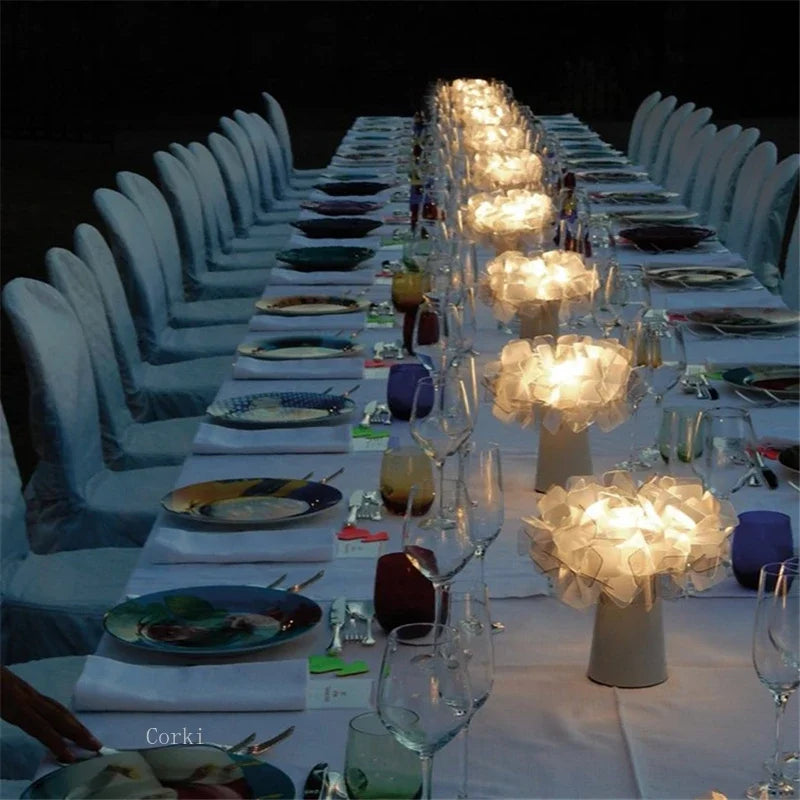 LumiBloom – Dekoracyjna Lampa Stołowa LED o Unikalnym Designie