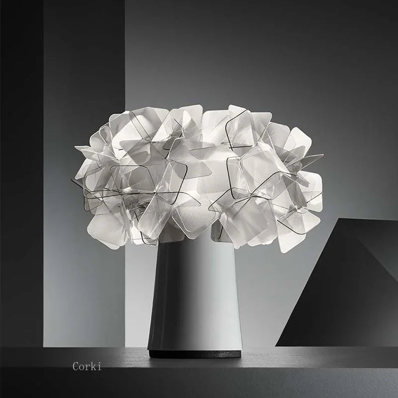 LumiBloom – Dekoracyjna Lampa Stołowa LED o Unikalnym Designie