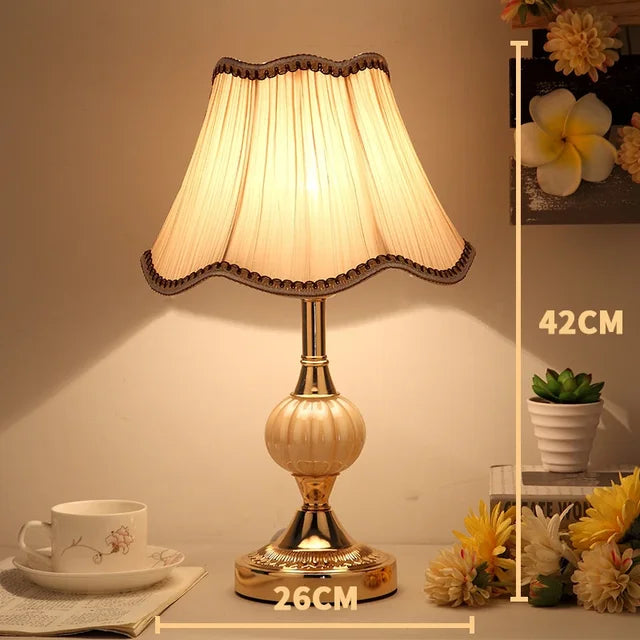 NordicRetro – Vintage Lampa Stołowa z Ponadczasowym Designem