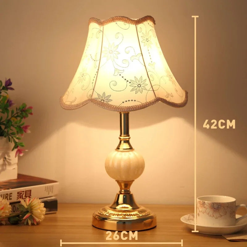 NordicRetro – Vintage Lampa Stołowa z Ponadczasowym Designem