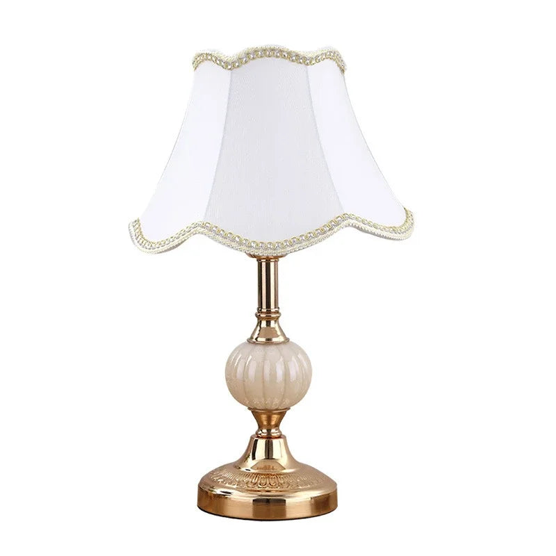 NordicRetro – Vintage Lampa Stołowa z Ponadczasowym Designem