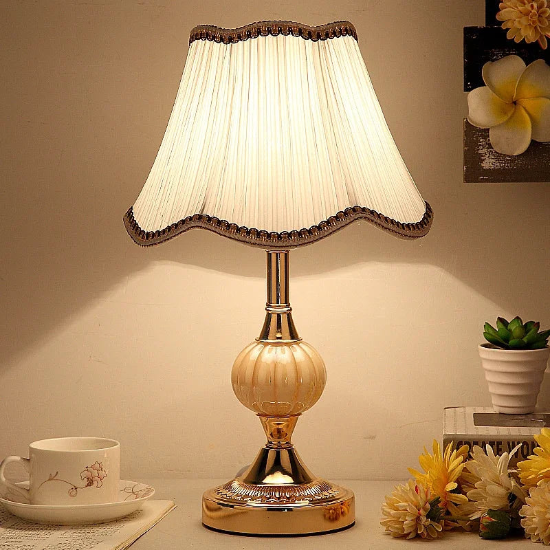 NordicRetro – Vintage Lampa Stołowa z Ponadczasowym Designem