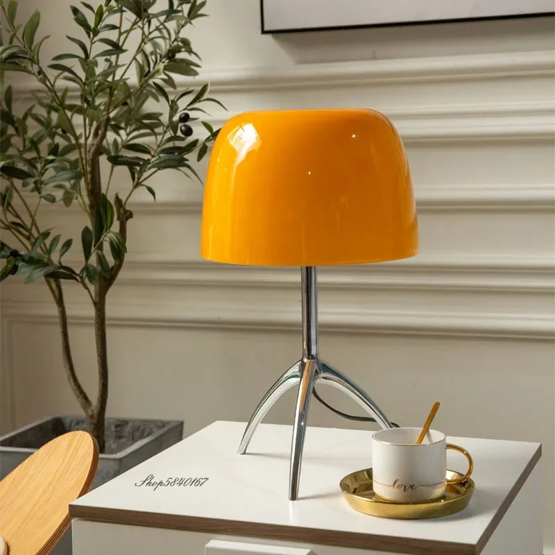LumiTripod – Nowoczesna Lampa Biurkowa LED