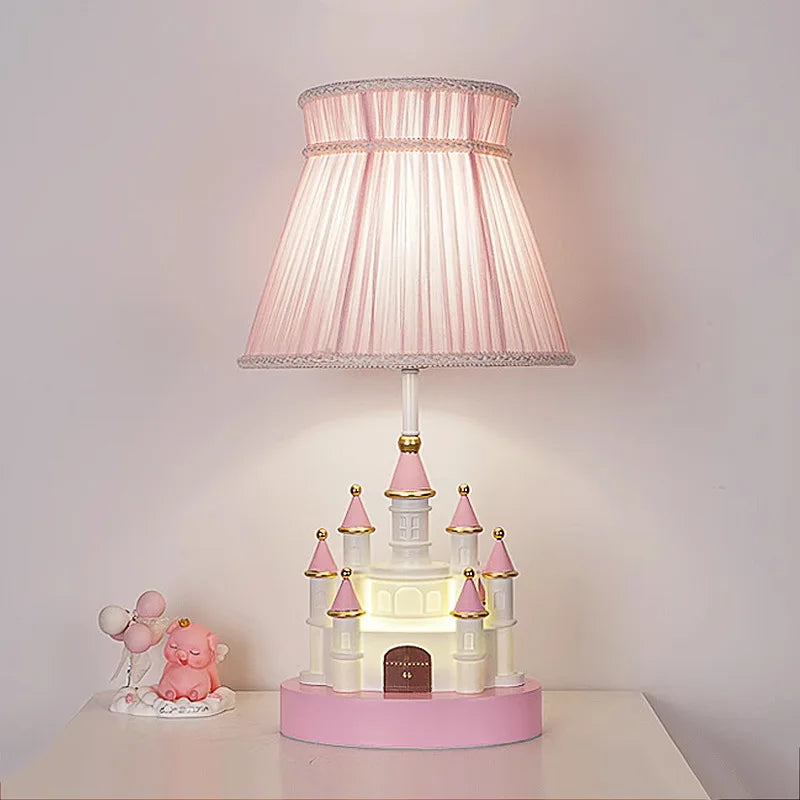 DreamCastle - Lampka nocna w kształcie zamku do pokoju dziecięcego