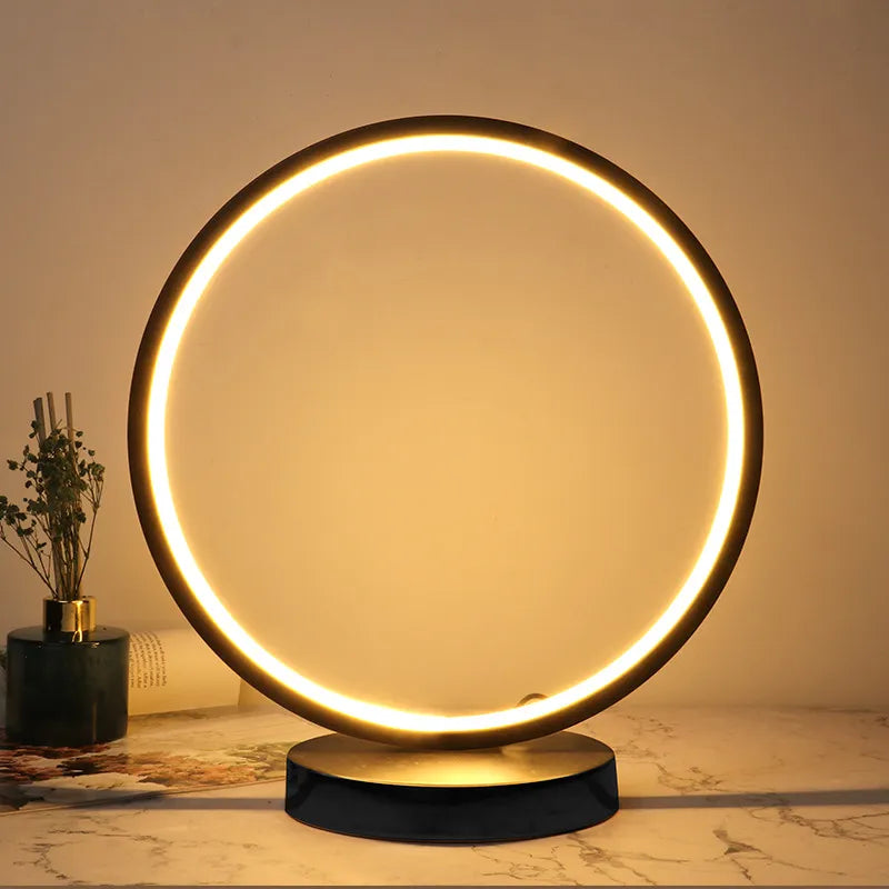 LuxeLicht - Oświetl Swoją Przestrzeń Stylową Lampą Stolikową Fleur Halo od LuxeLicht