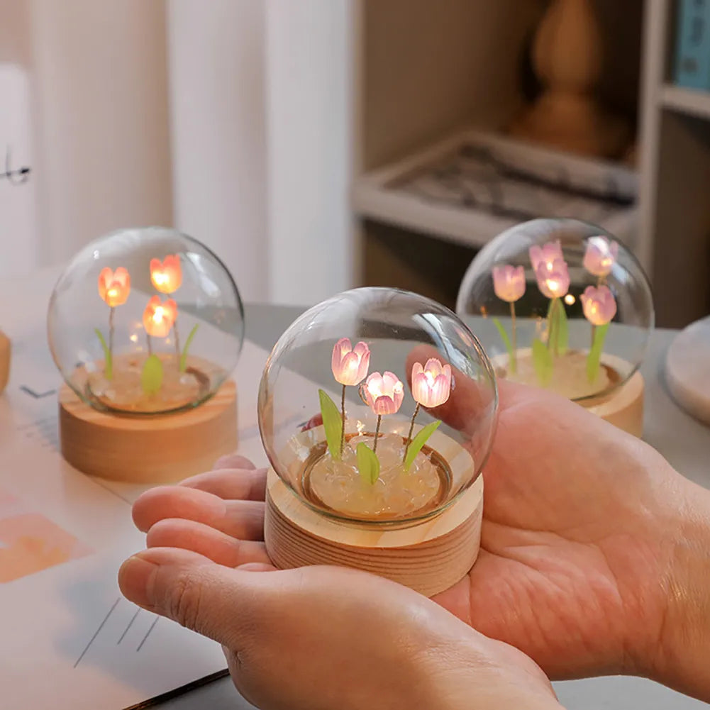GlowTulip - Lampa Stołowa LED – Eleganckie Oświetlenie Dekoracyjne do Sypialni i Salonu