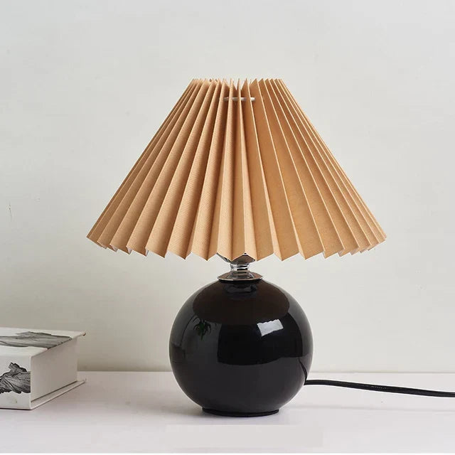 RetroGlow - Vintage Lampa Stołowa z Fałdowanym Kloszem – Stylowa Retro Lampa Nocna