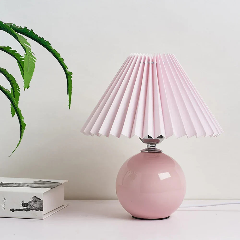 RetroGlow - Vintage Lampa Stołowa z Fałdowanym Kloszem – Stylowa Retro Lampa Nocna
