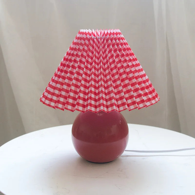 RetroGlow - Vintage Lampa Stołowa z Fałdowanym Kloszem – Stylowa Retro Lampa Nocna