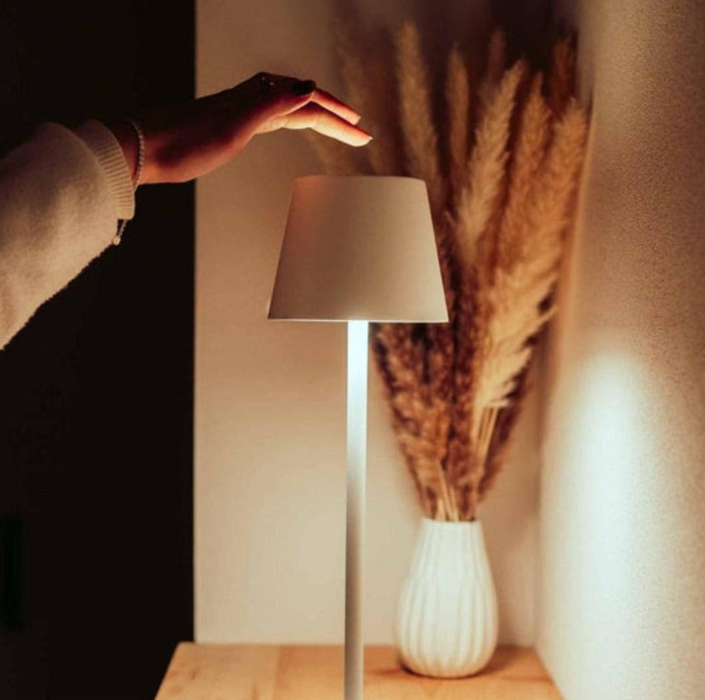 LichtFlex - Bezprzewodowa lampa LED z możliwością ładowania przez USB