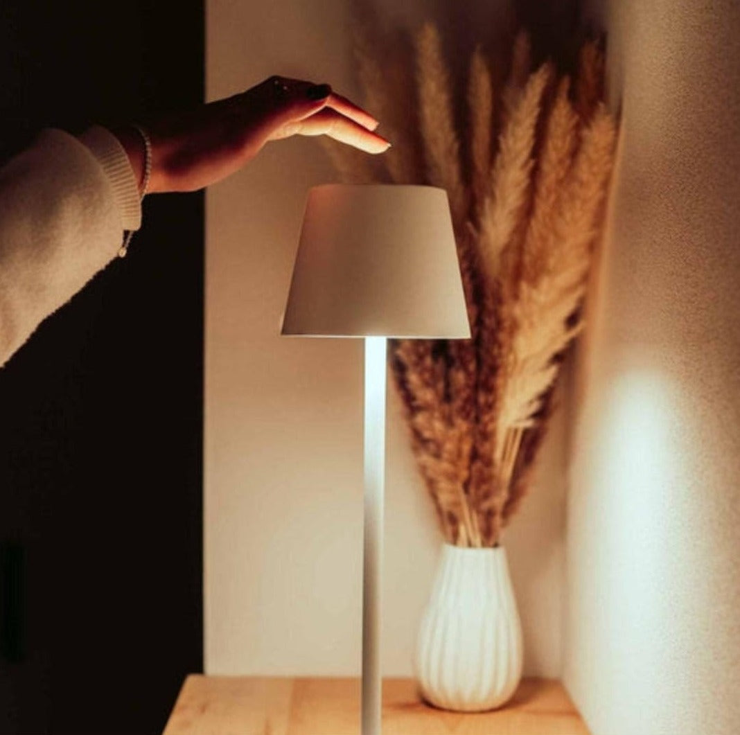 LichtFlex - Bezprzewodowa lampa LED z możliwością ładowania przez USB