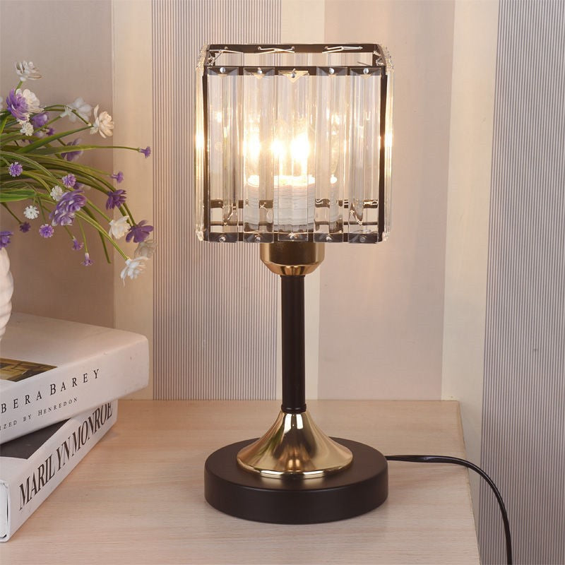 LumiGlow - Kryształowa Lampa Stołowa z Przyciemnialnym Światłem LED