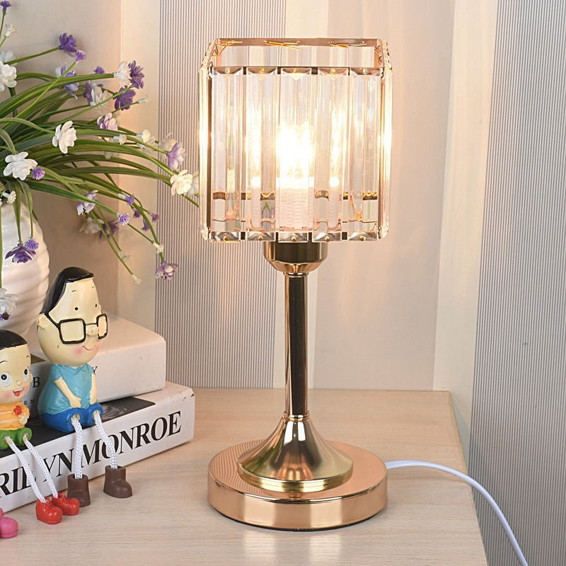 LumiGlow - Kryształowa Lampa Stołowa z Przyciemnialnym Światłem LED