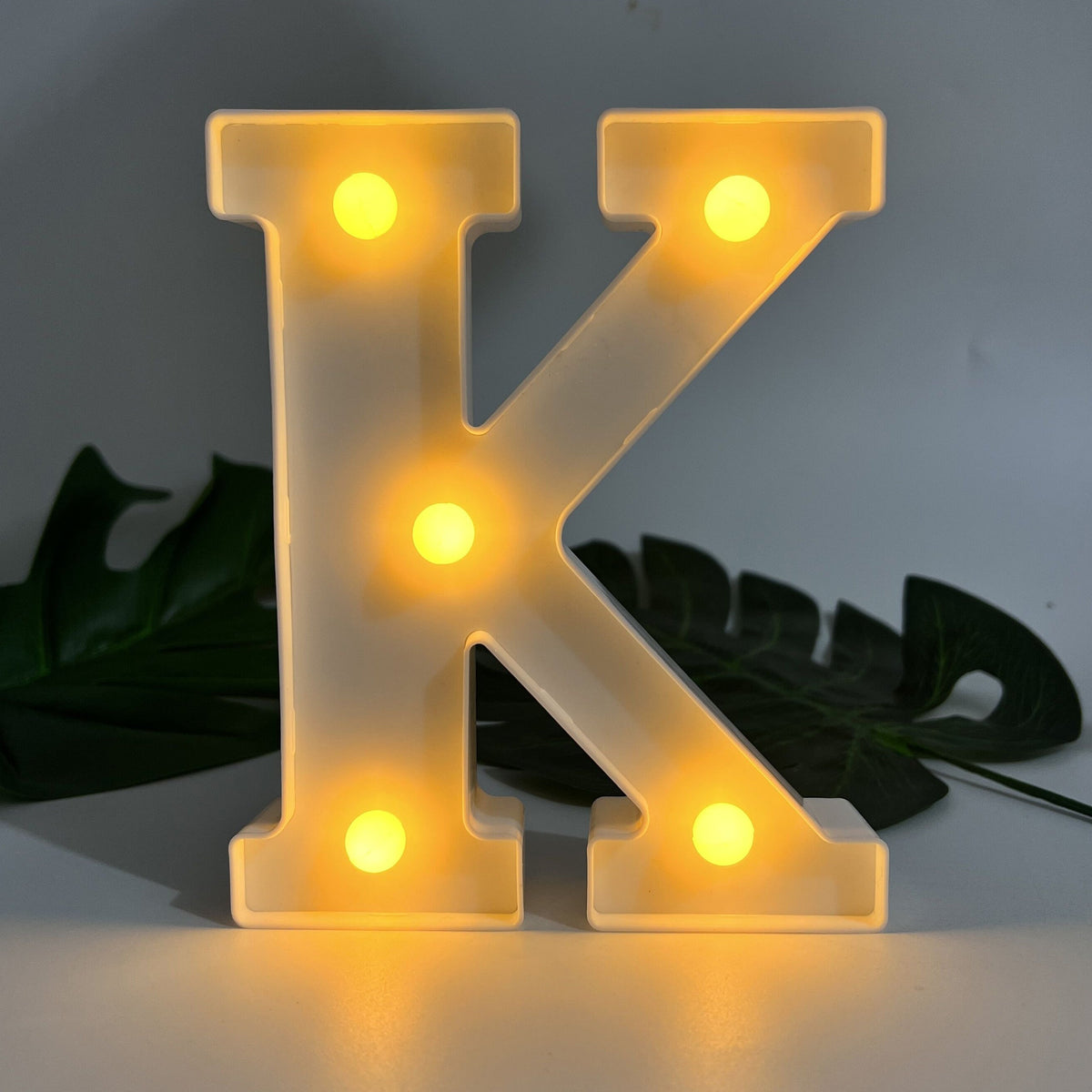 AlphaGlow - LED Dekoracyjna Lampa Literowa z Zasilaniem Bateryjnym