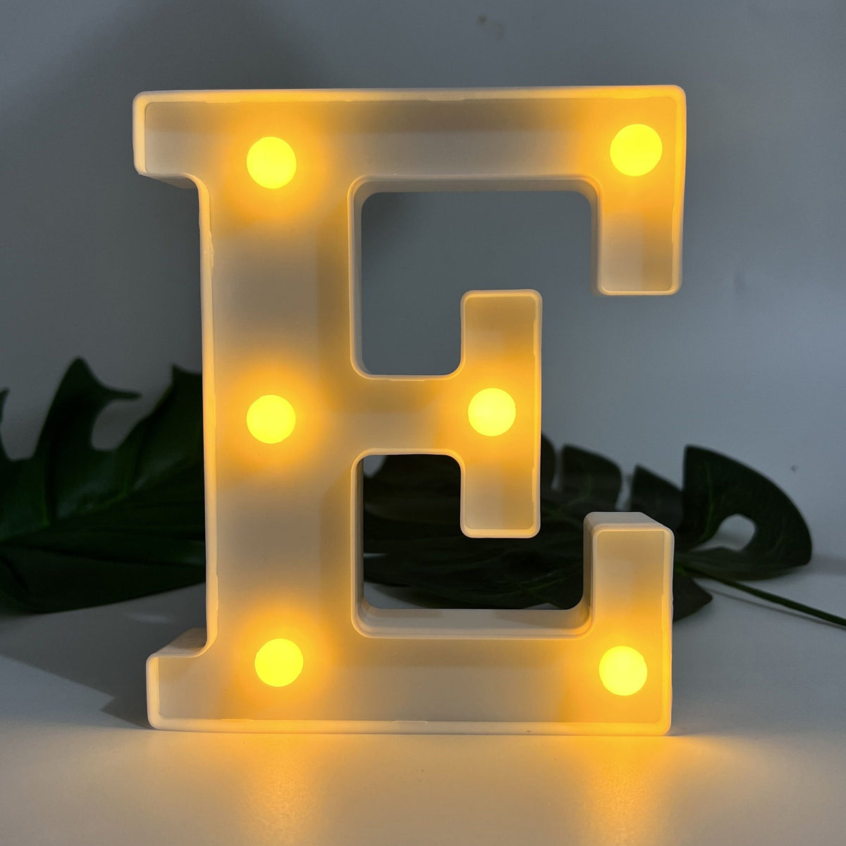 AlphaGlow - LED Dekoracyjna Lampa Literowa z Zasilaniem Bateryjnym