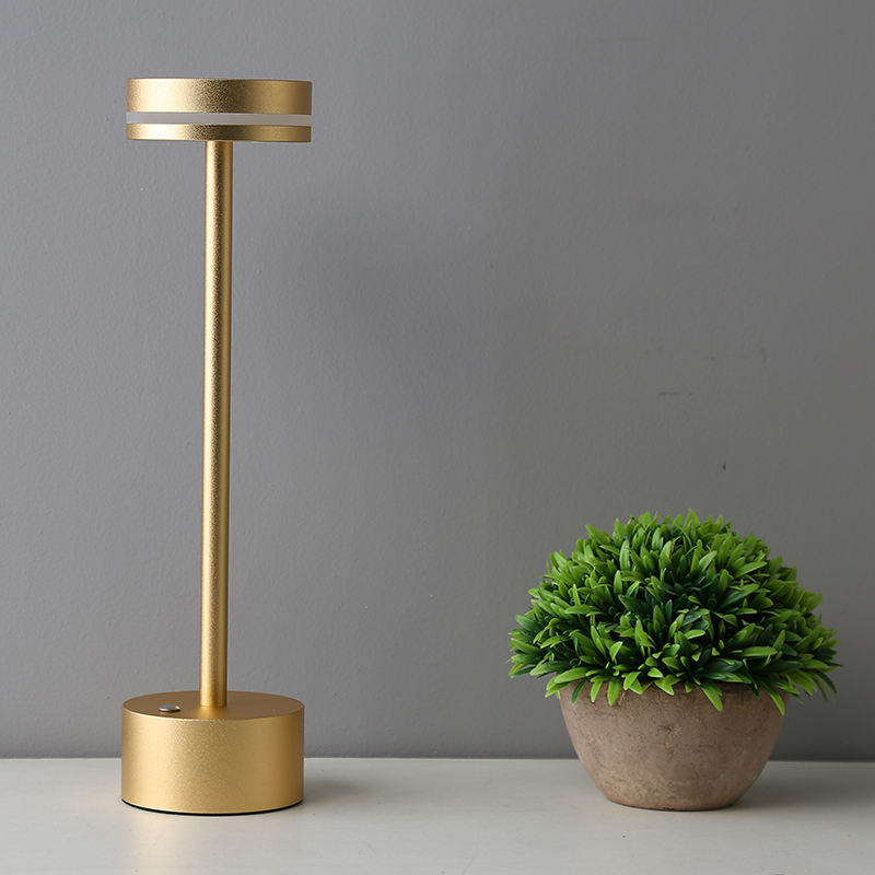 LuxeLight - Bezprzewodowa Lampa Stołowa