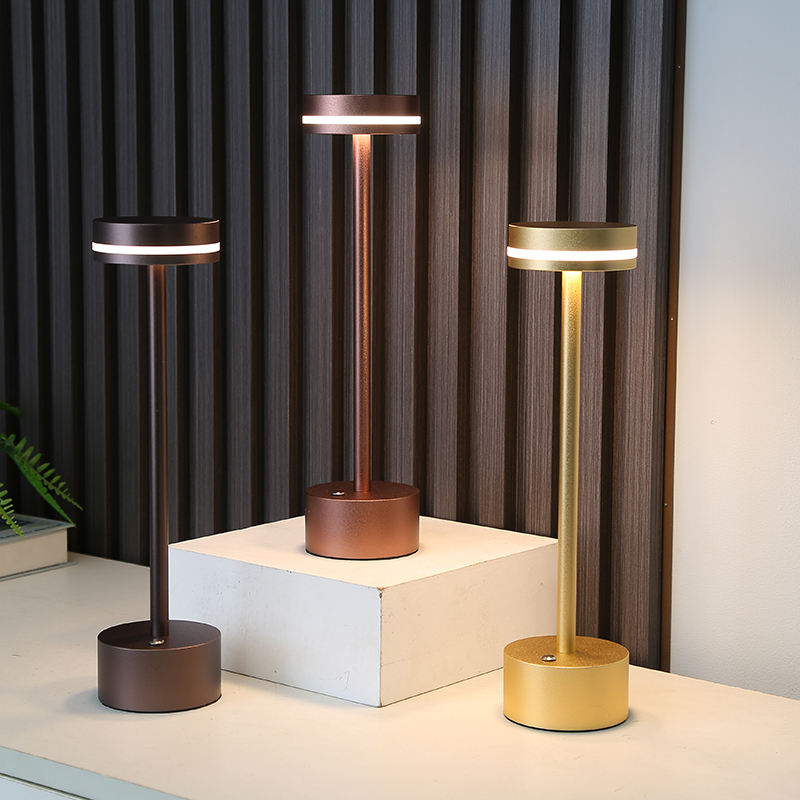 LuxeLight - Bezprzewodowa Lampa Stołowa