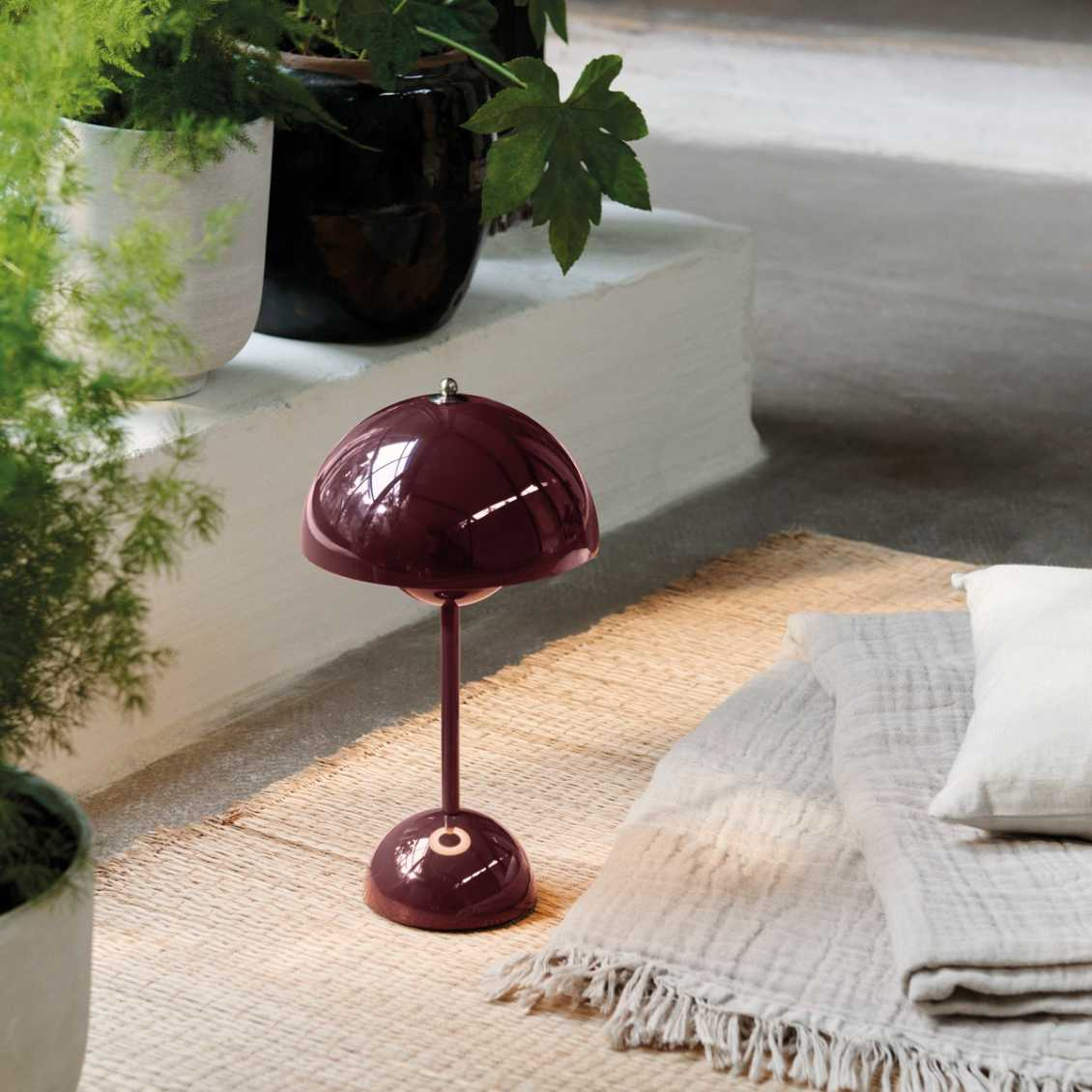SolarFlare - Lampa stołowa LED do stylowego wnętrza