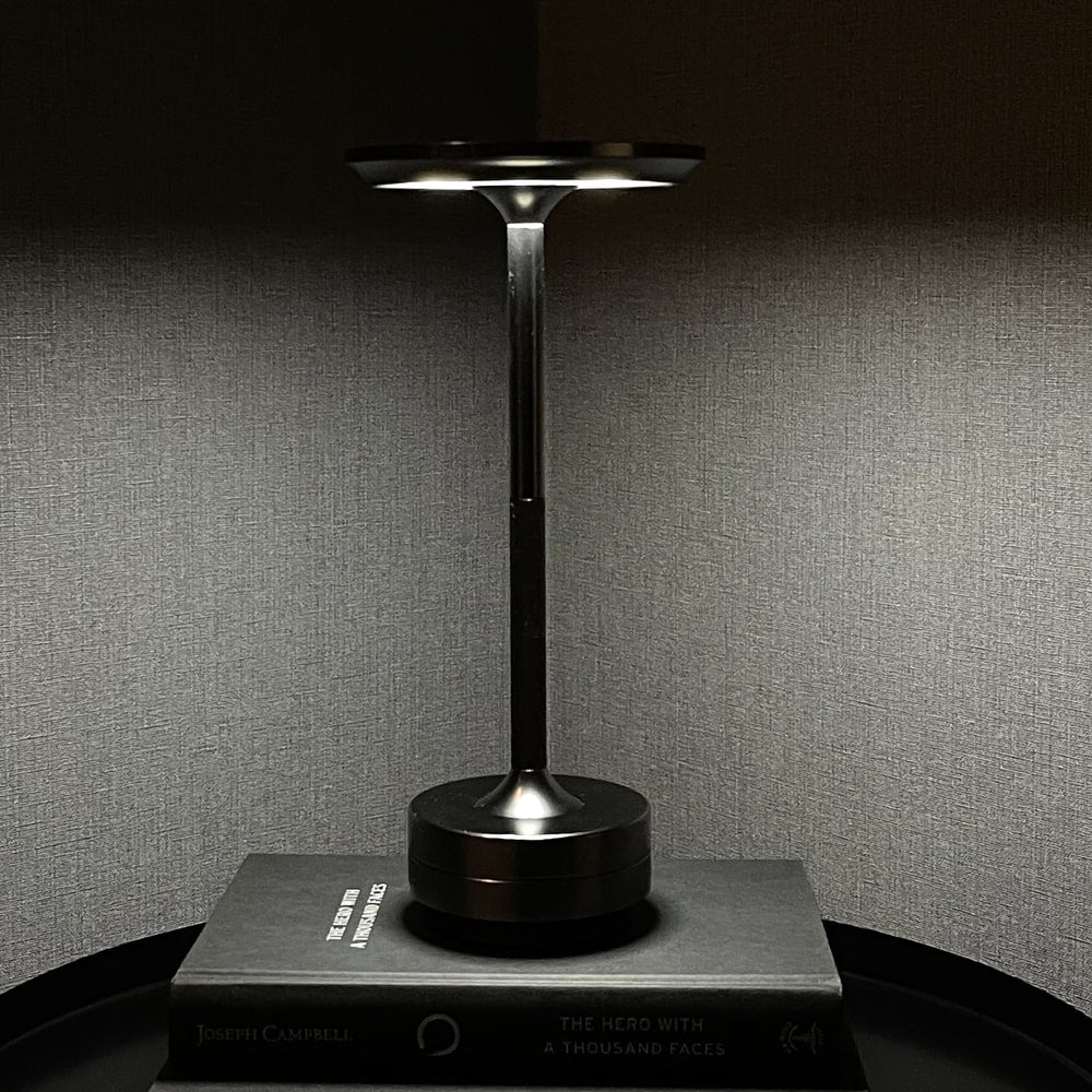 MetalSense - Bezprzewodowa Lampa Stołowa