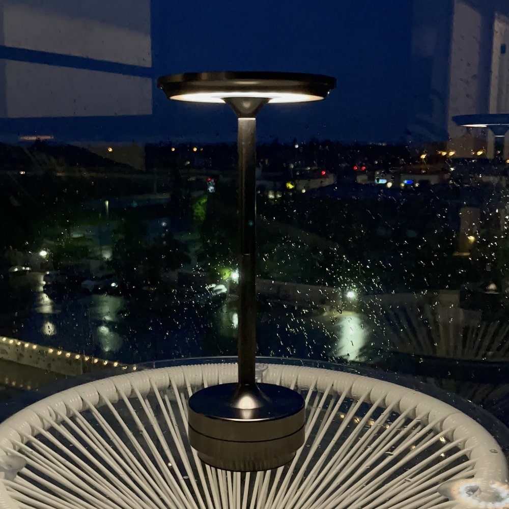 Ambientowa Metaliczna Lampa Stołowa Bezprzewodowa