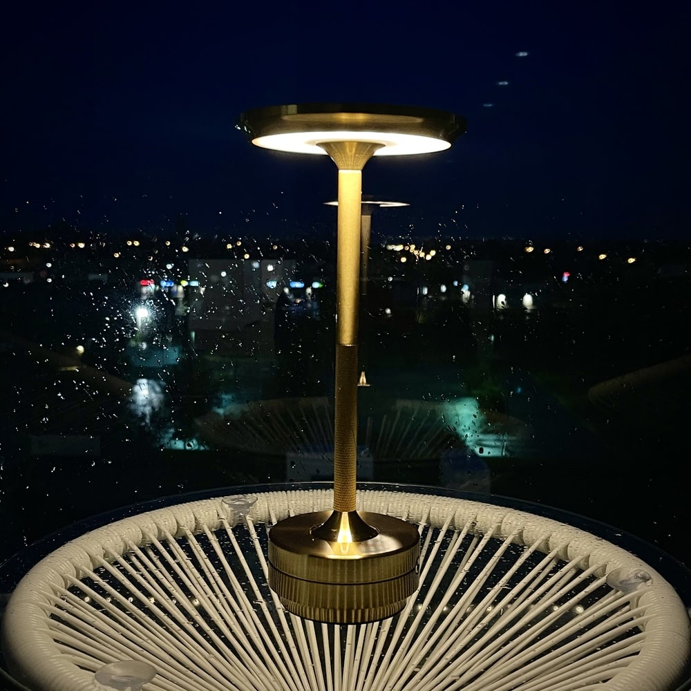 Ambientowa Metaliczna Lampa Stołowa Bezprzewodowa