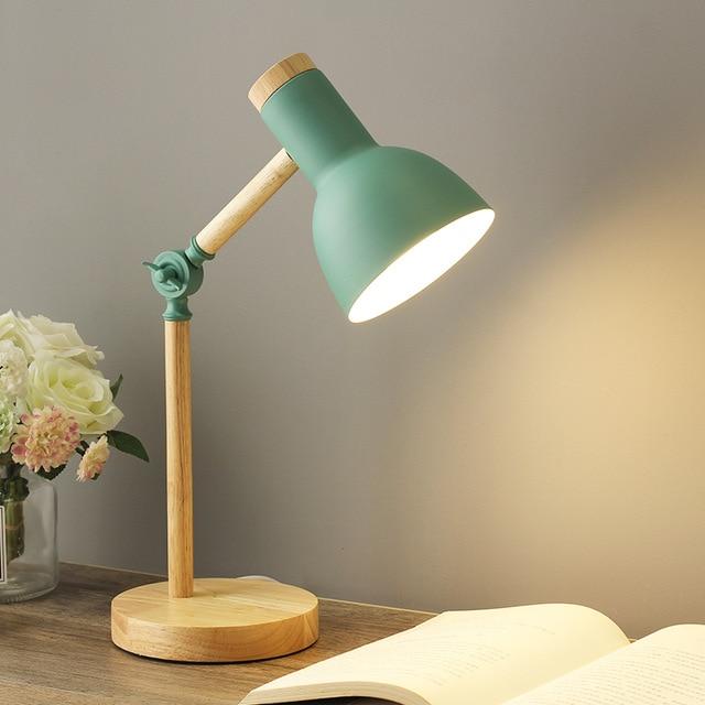 LuminoShade - Nowoczesna Drewniana Lampa Biurkowa w Stylu Skandynawskim