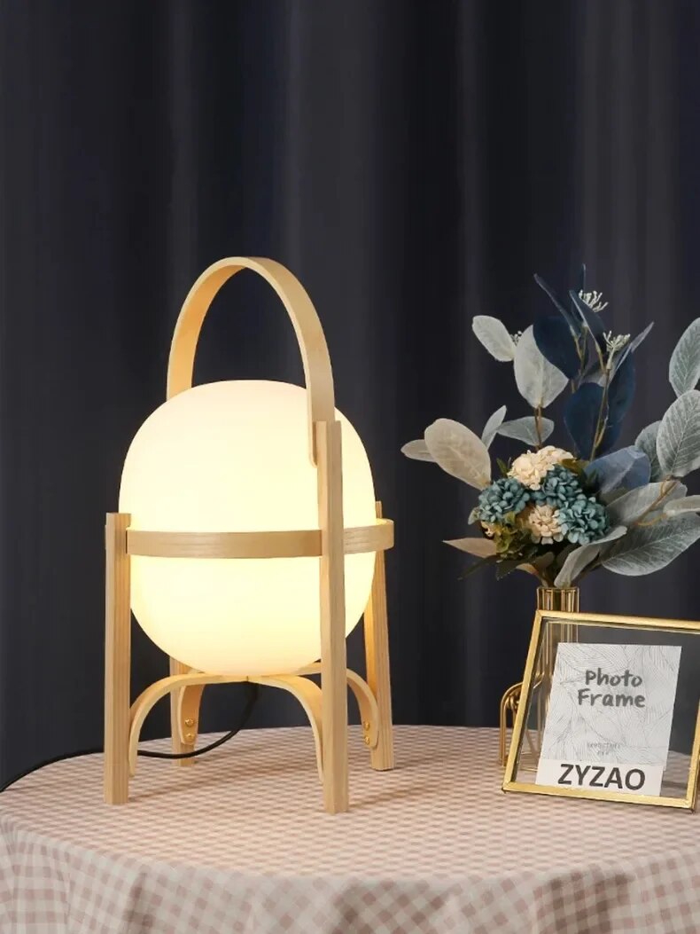 WoodLume – Nowoczesna Drewniana Lampa Stołowa z Oświetleniem LED